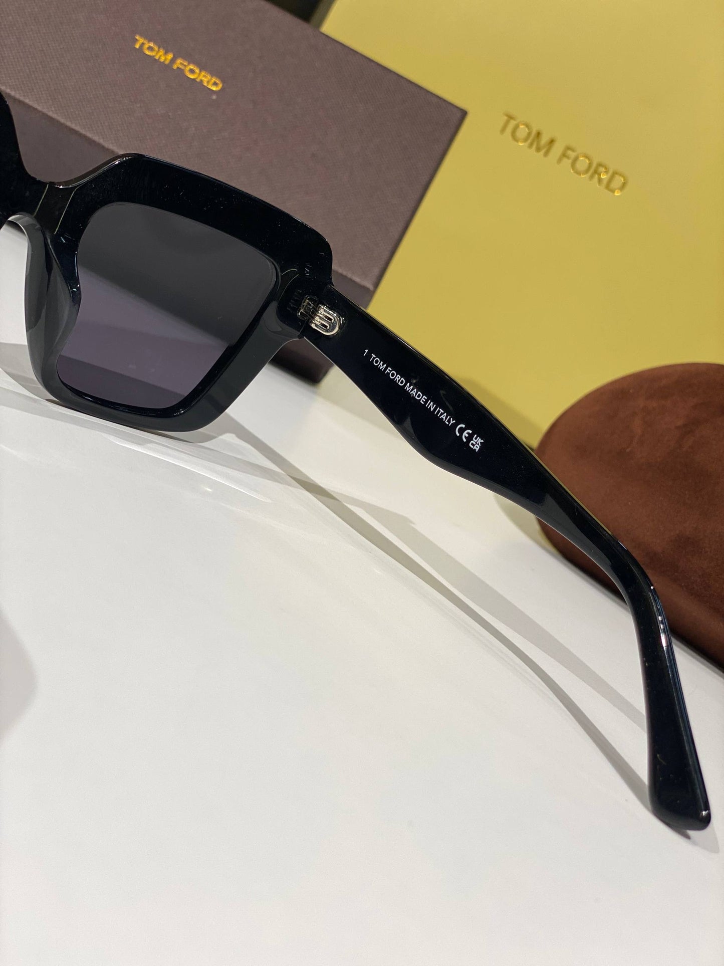 TOM FORD