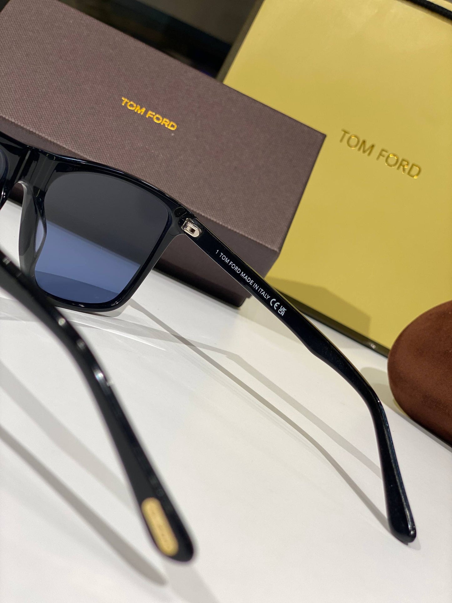 TOM FORD