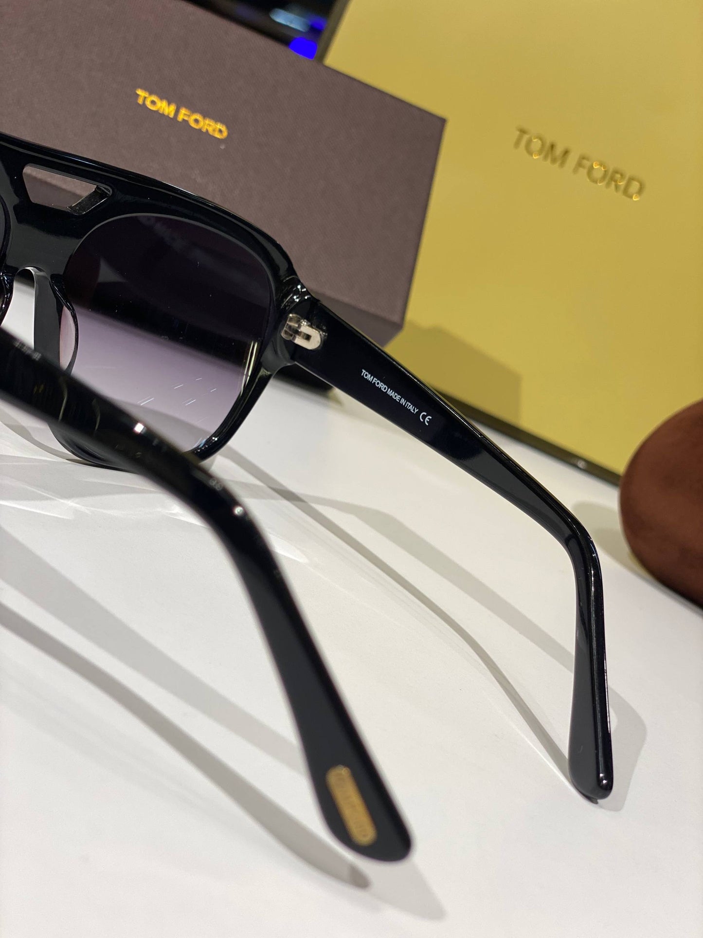 TOM FORD