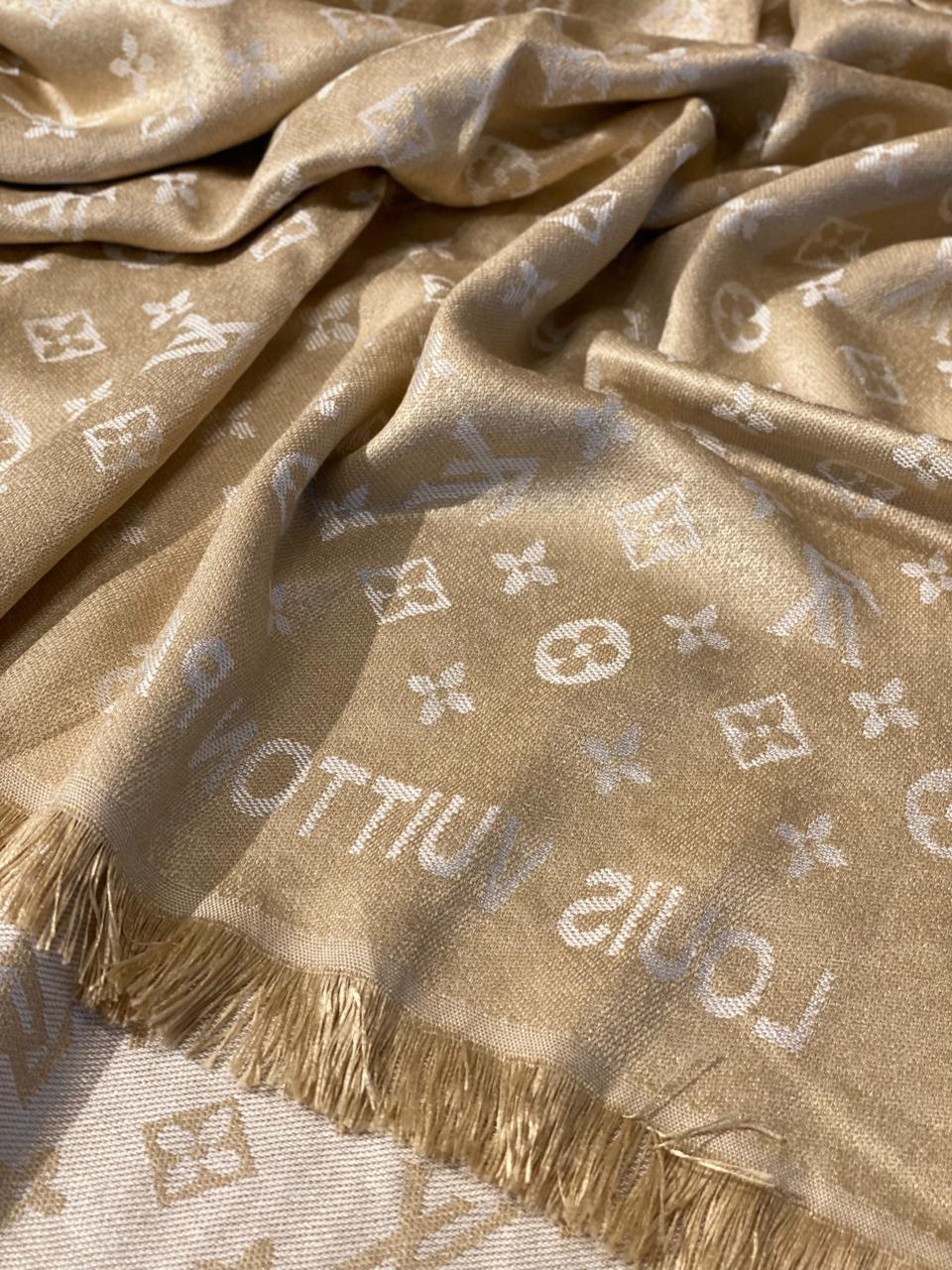 LV scarf