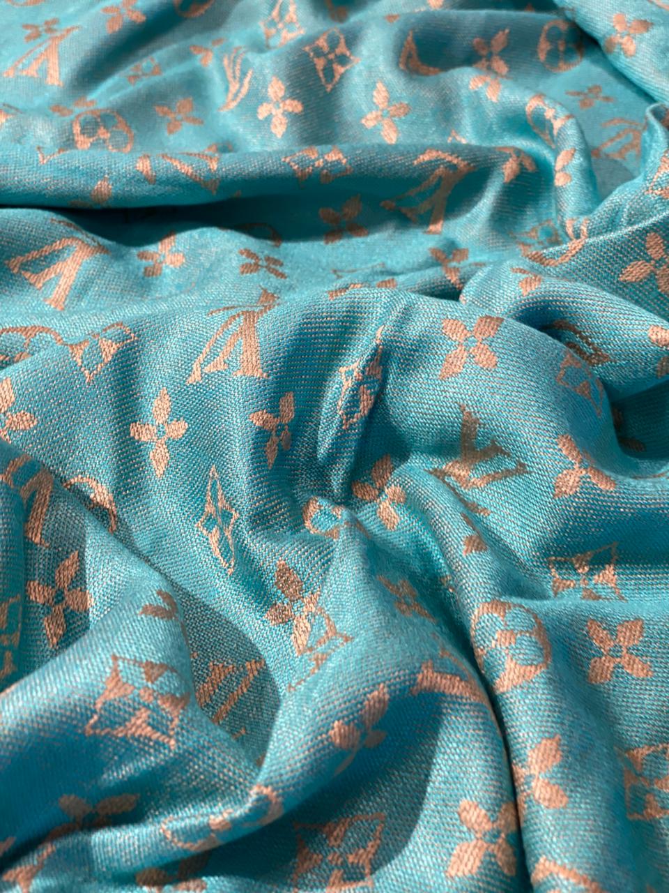 LV scarf