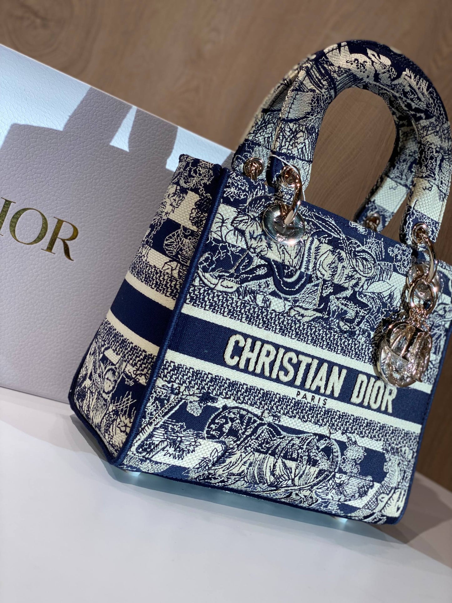 Dior