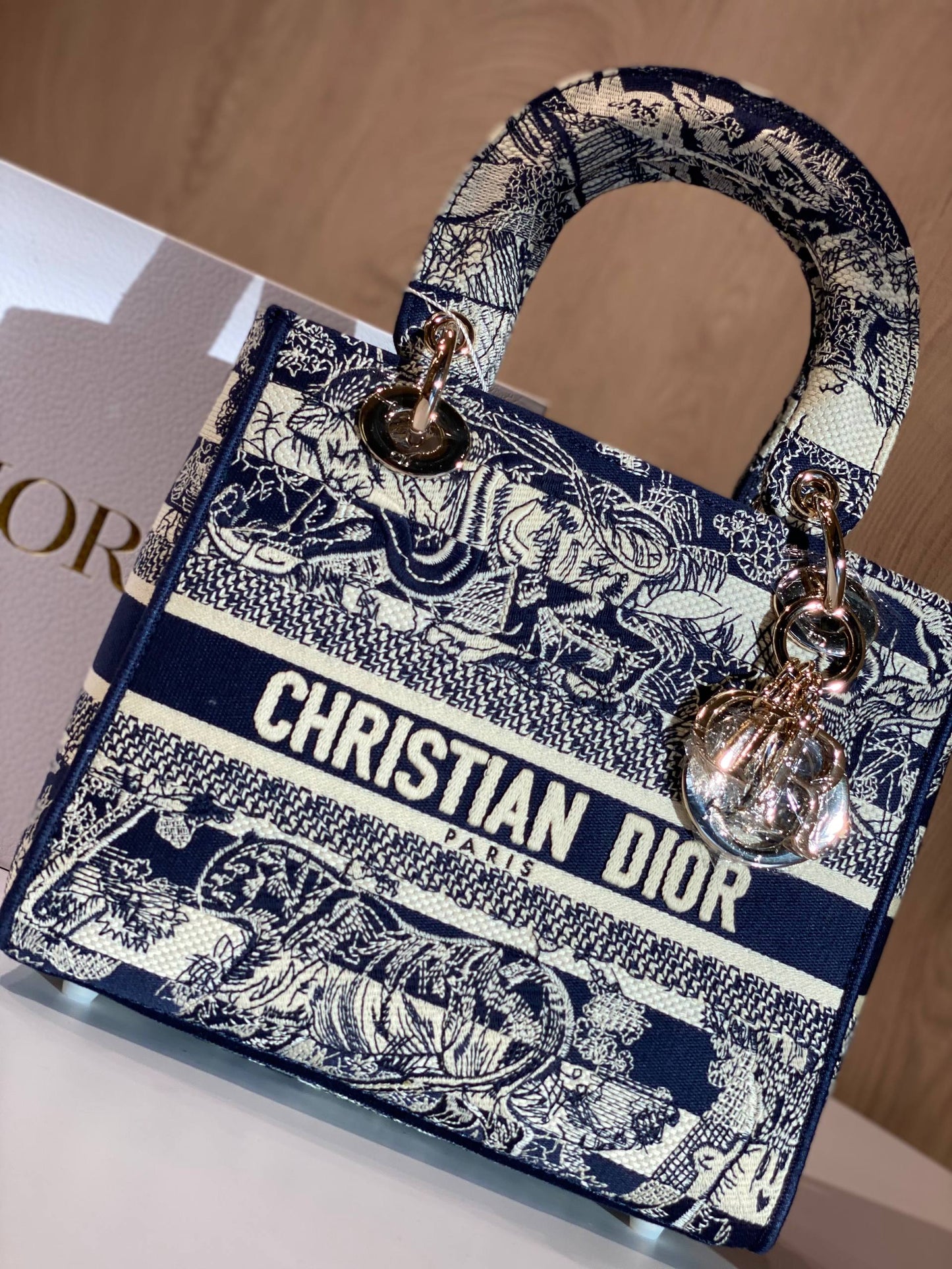 Dior