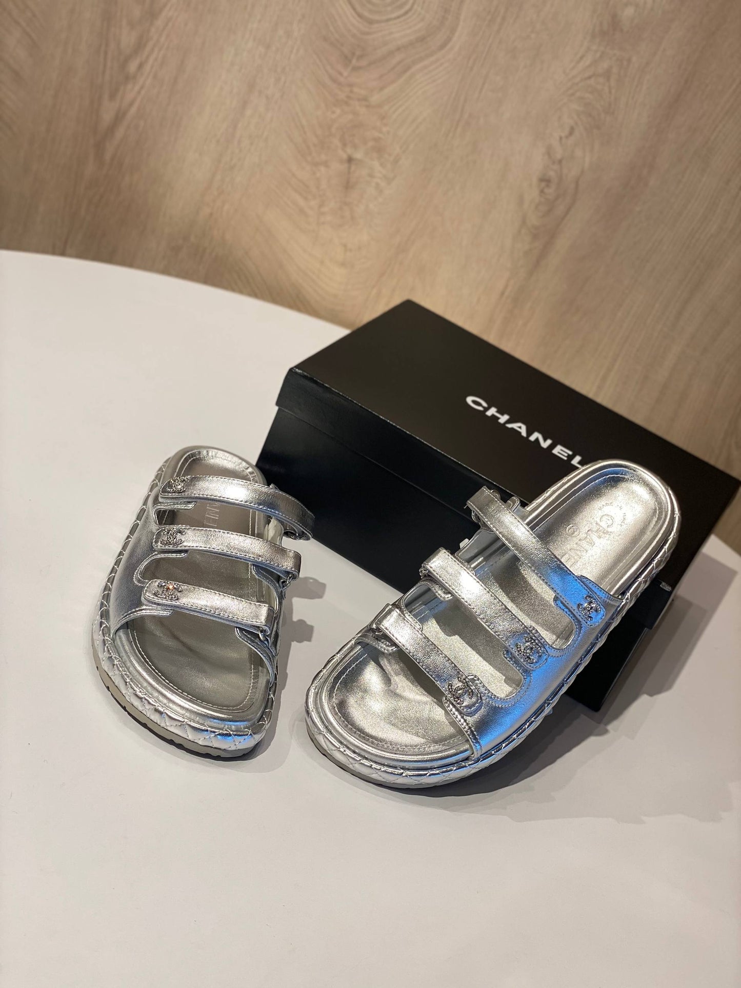 Slipper chanel