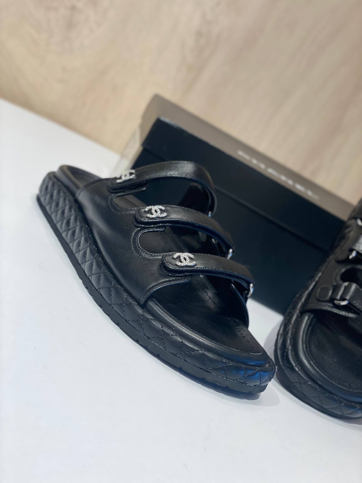 Slipper chanel
