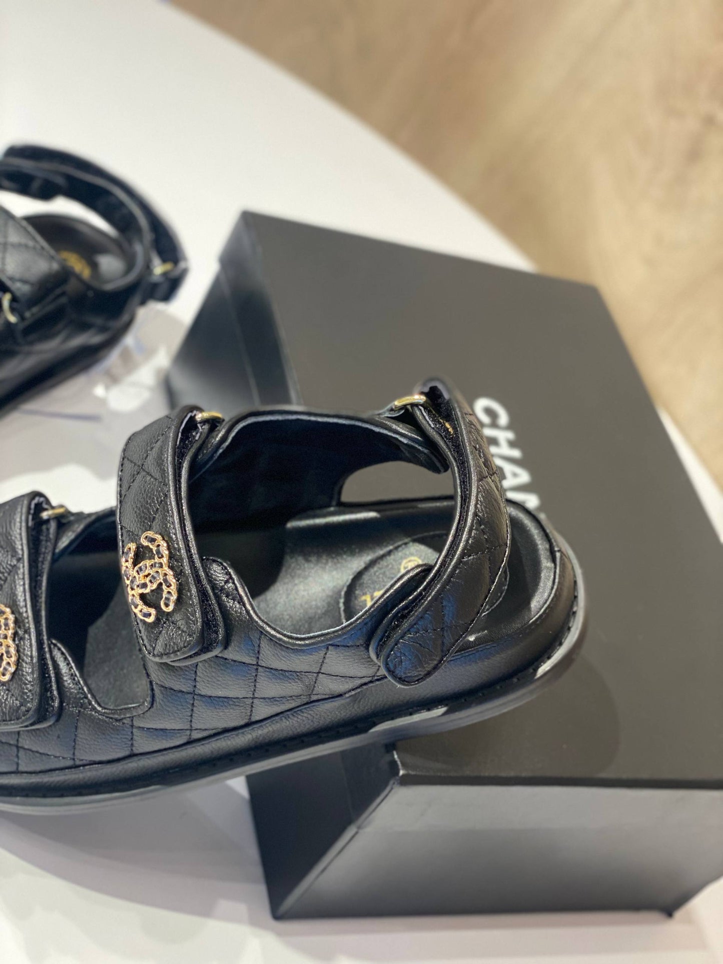 Slipper chanel