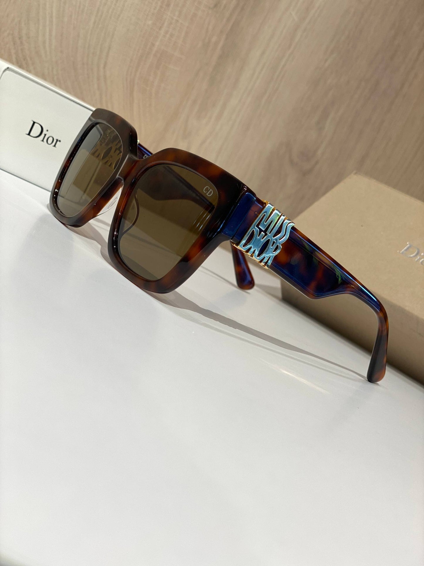 Dior