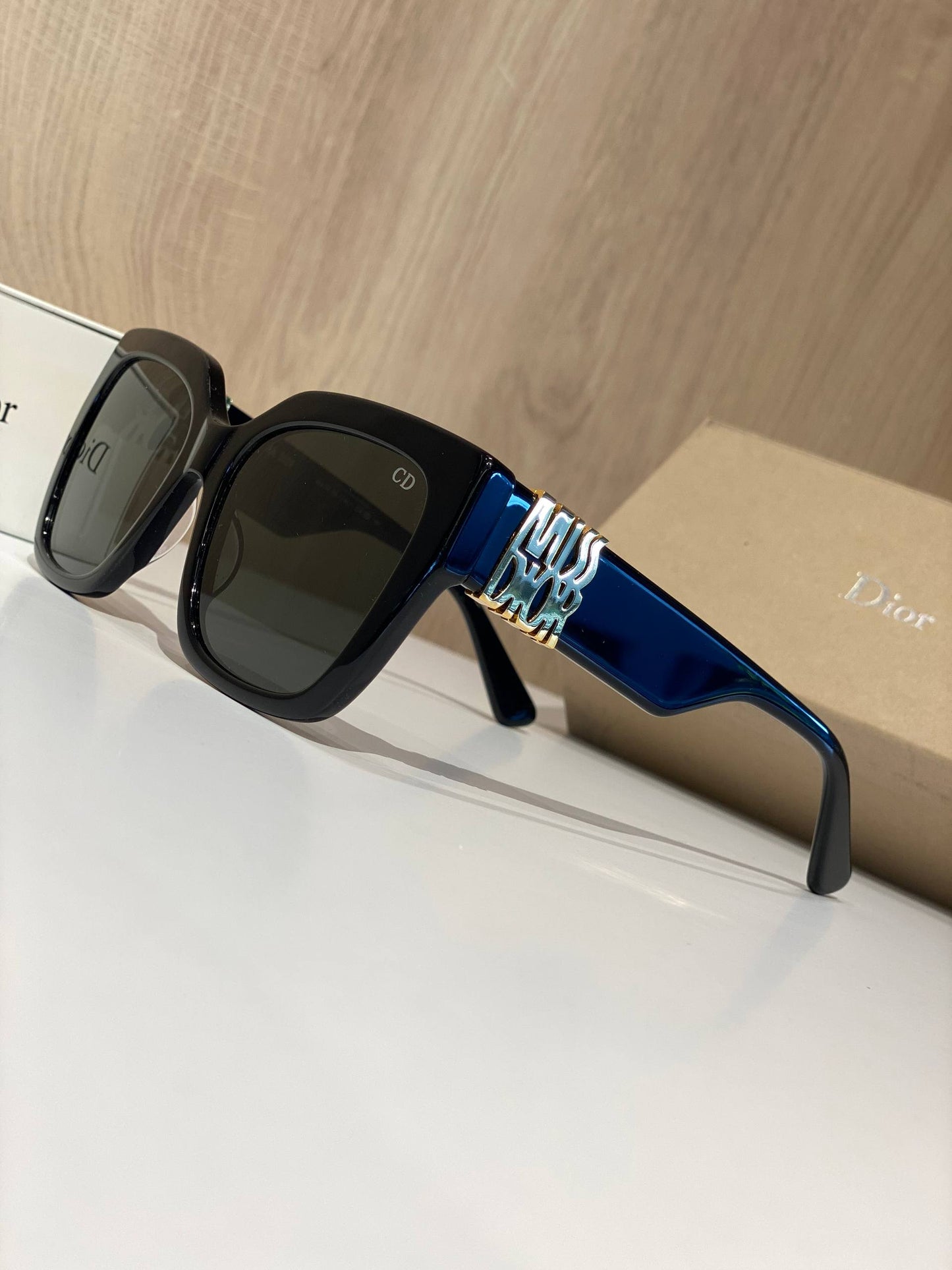 Dior