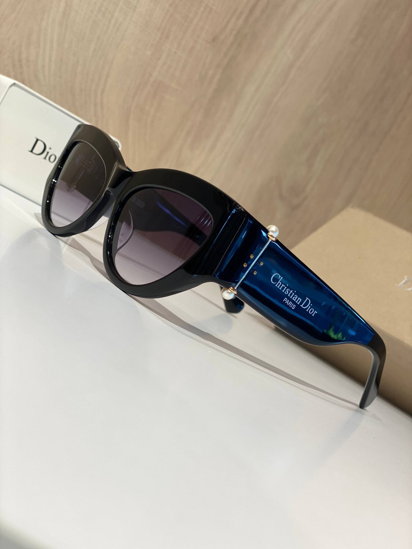 Dior