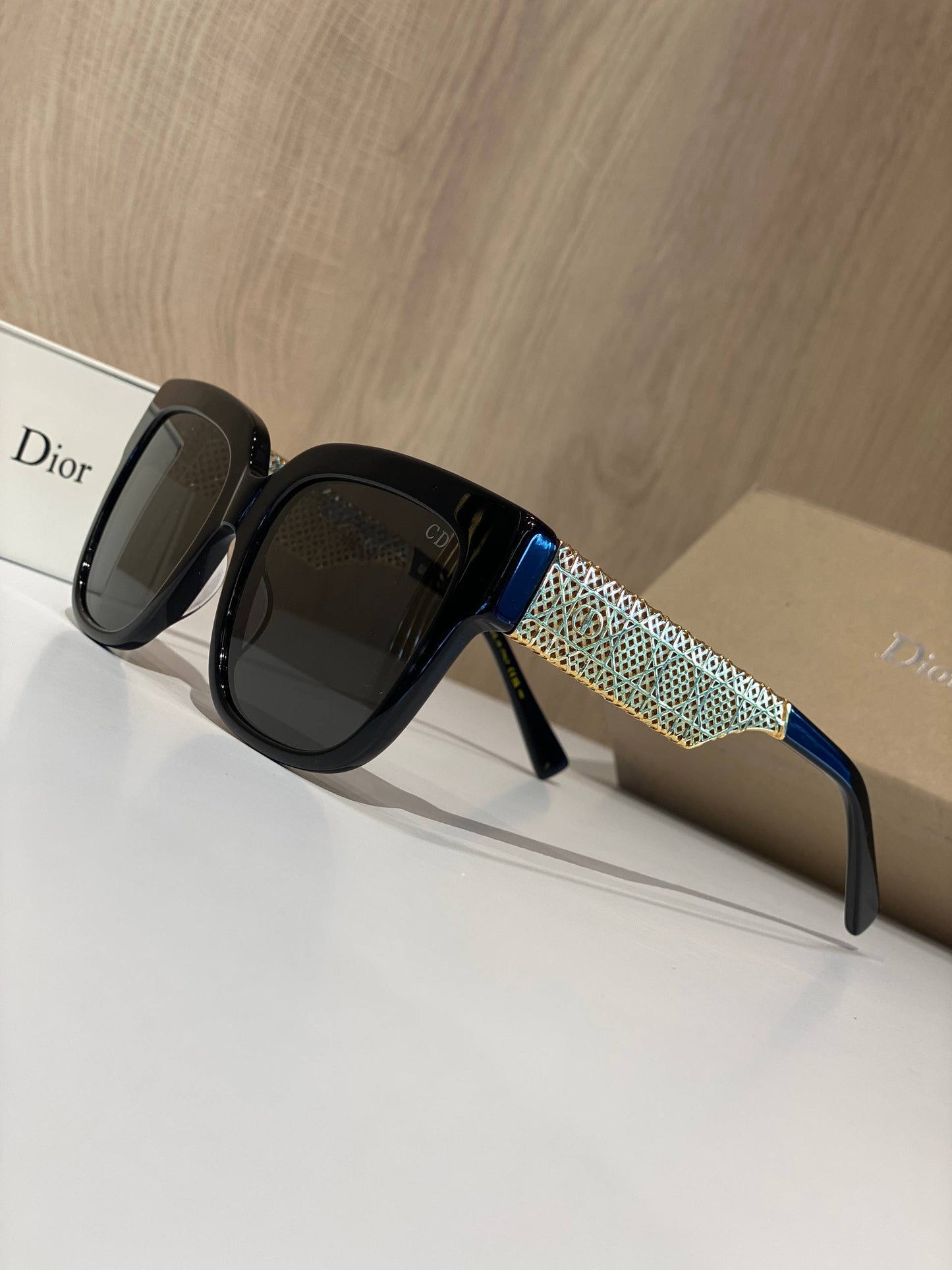 Dior