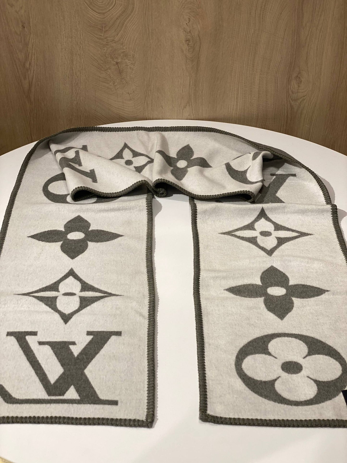 LV Scarf
