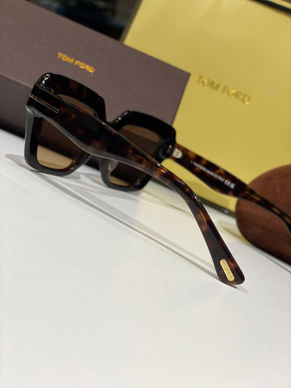 TOM FORD