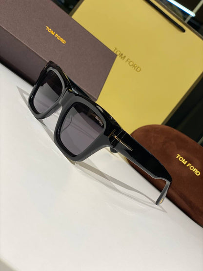TOM FORD