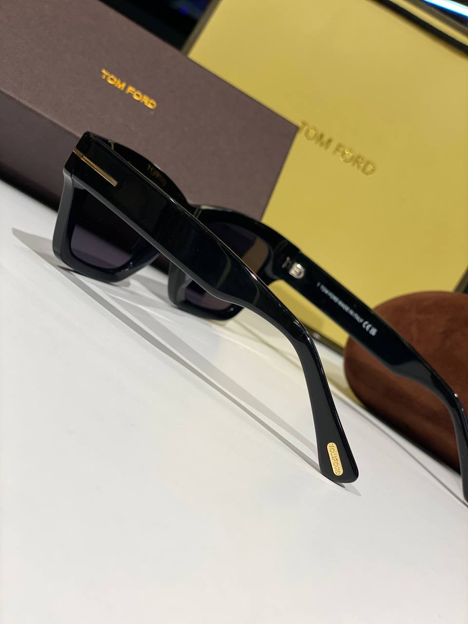 TOM FORD
