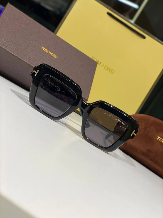 TOM FORD
