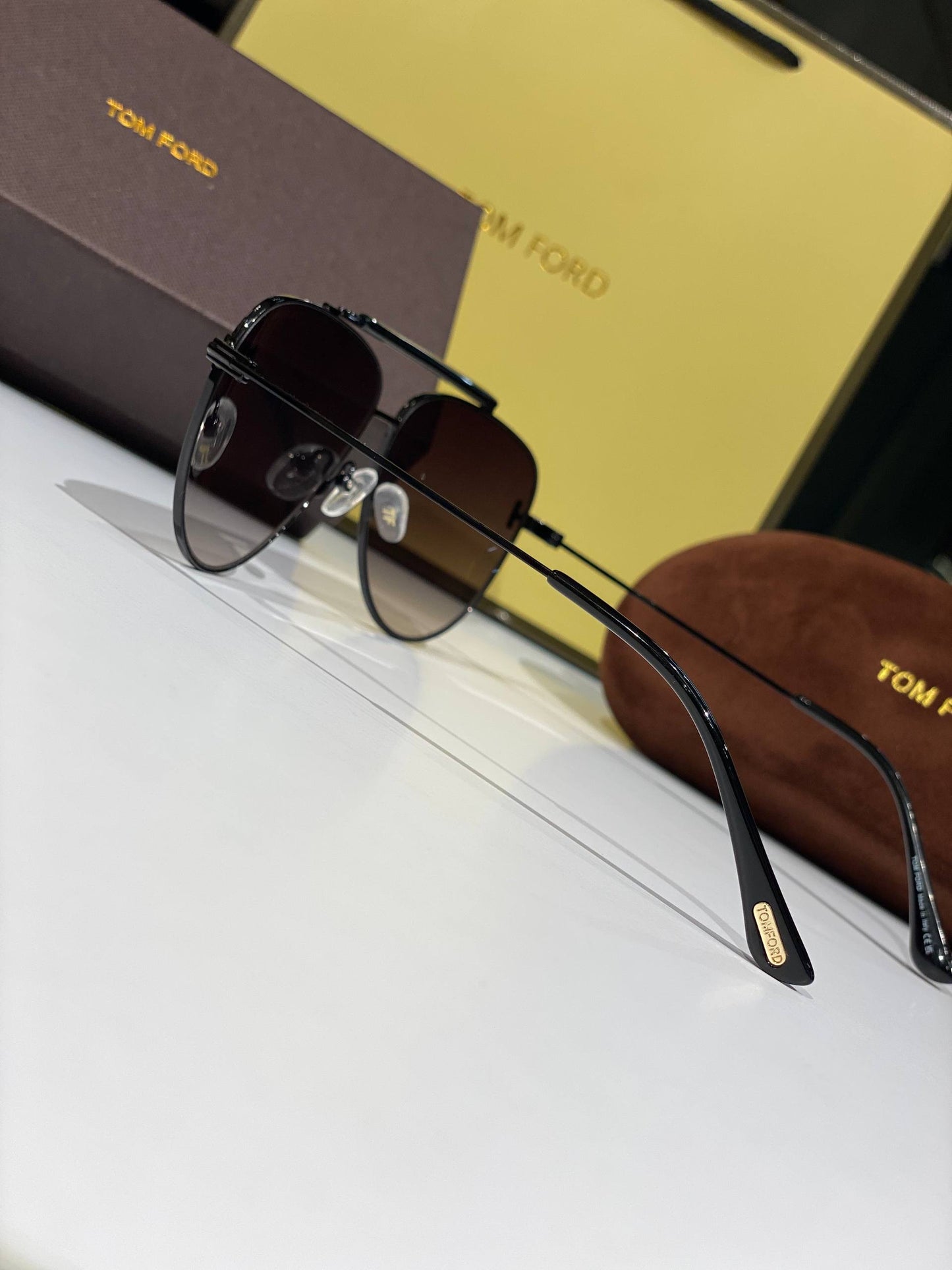 TOM FORD
