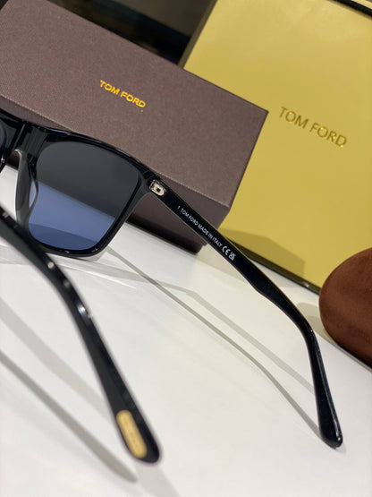 TOM FORD