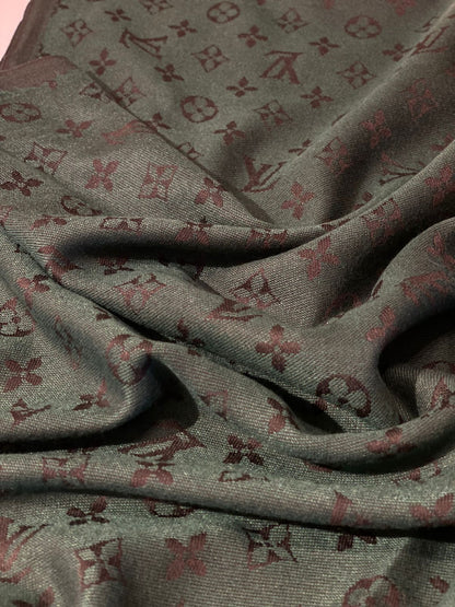LV scarf