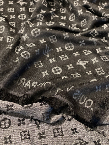 LV scarf