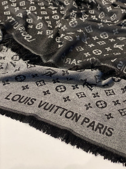 LV scarf
