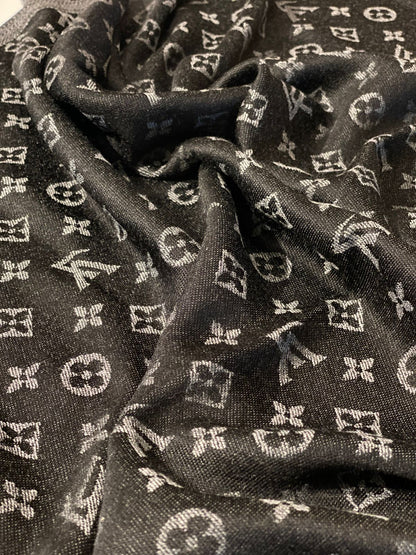 LV scarf