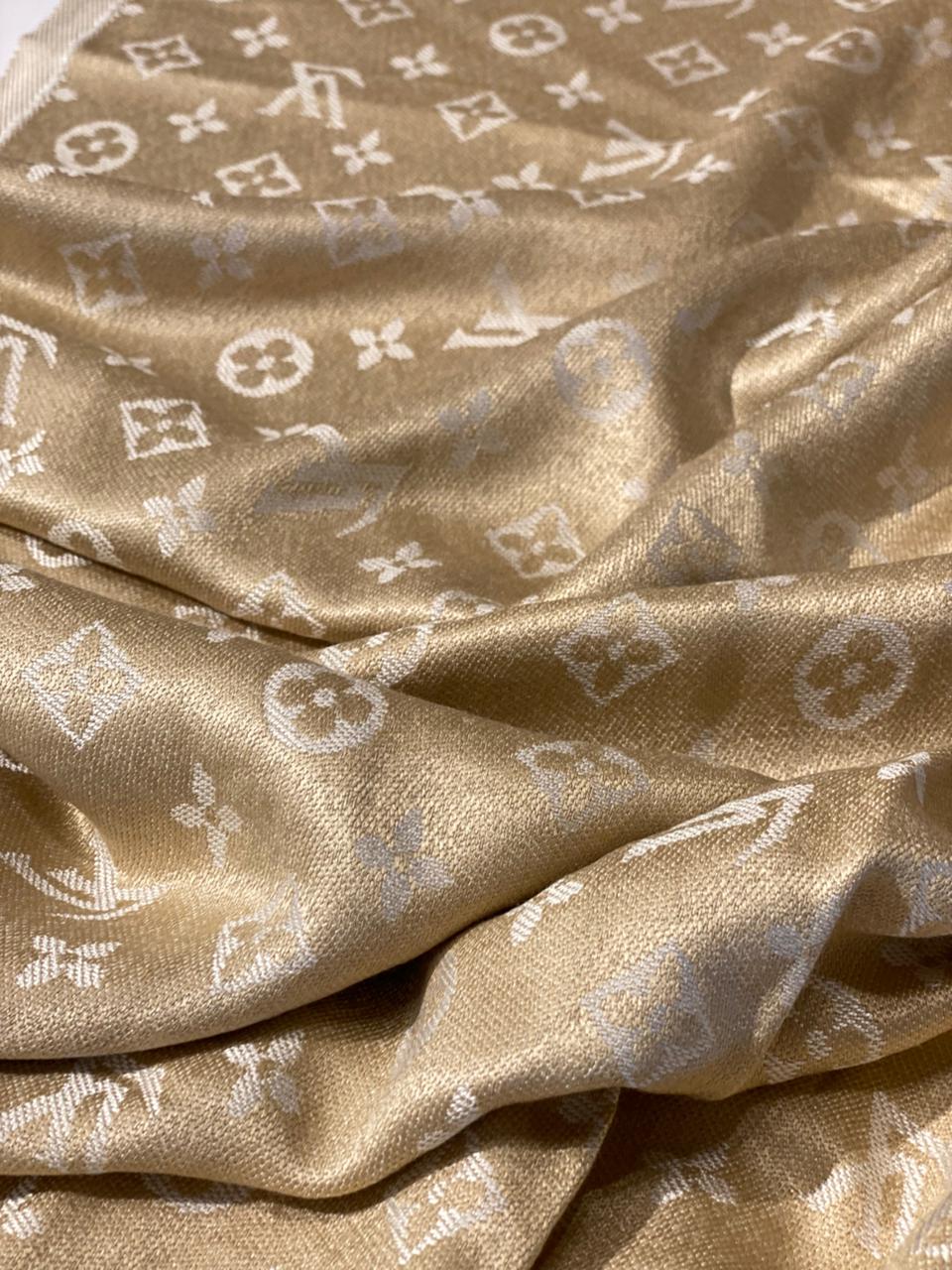 LV scarf