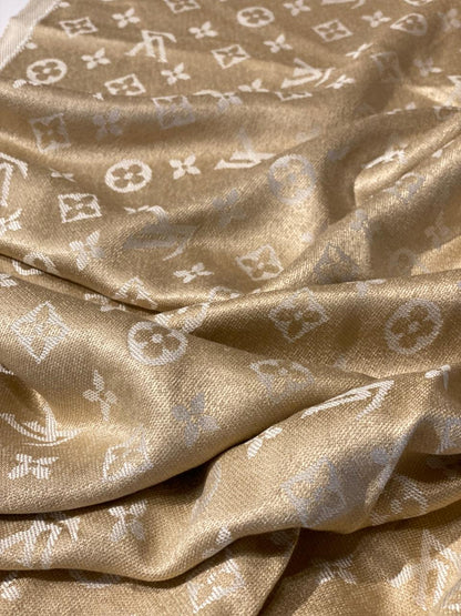 LV scarf