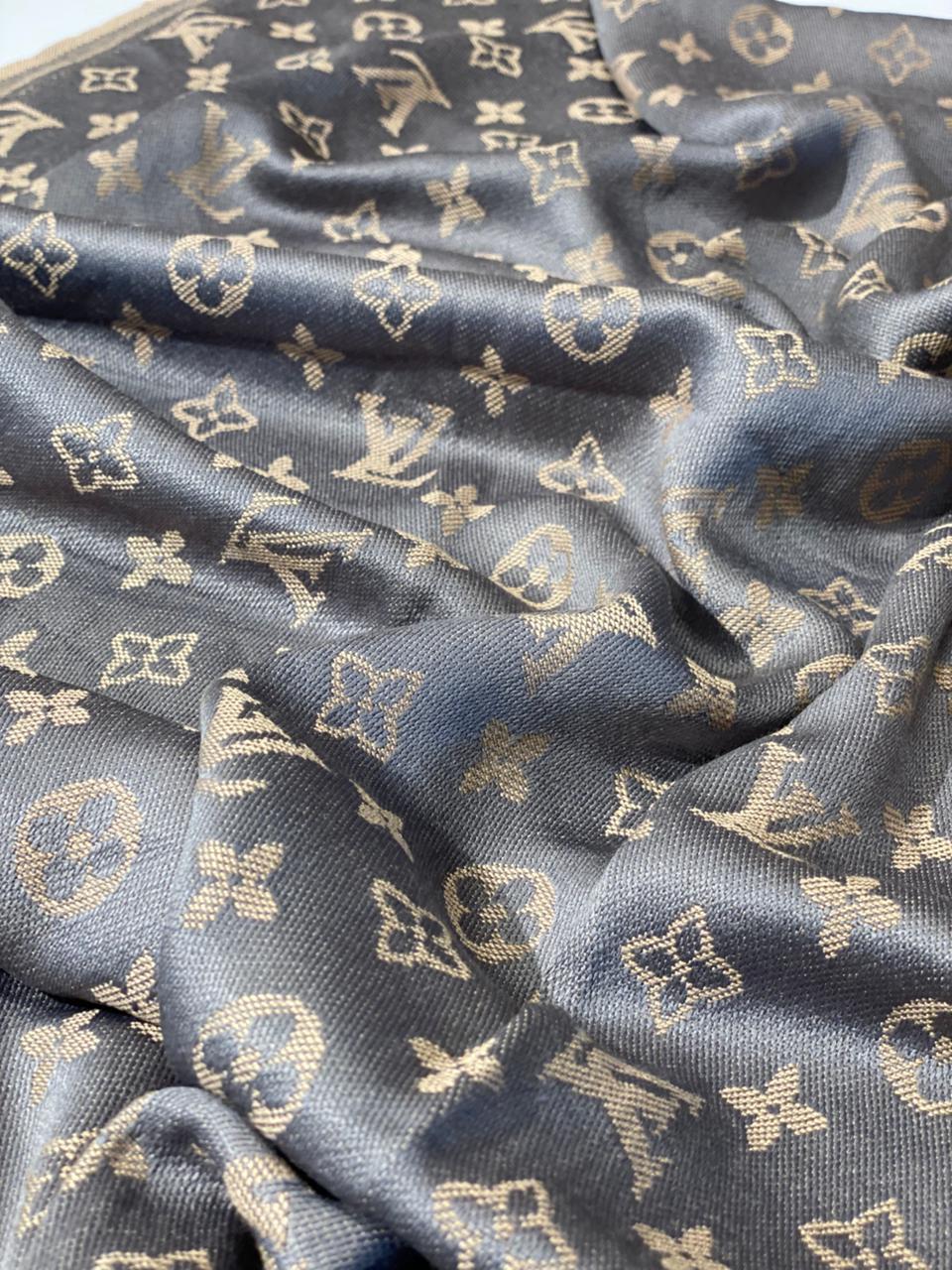 LV scarf
