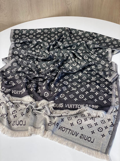 LV scarf