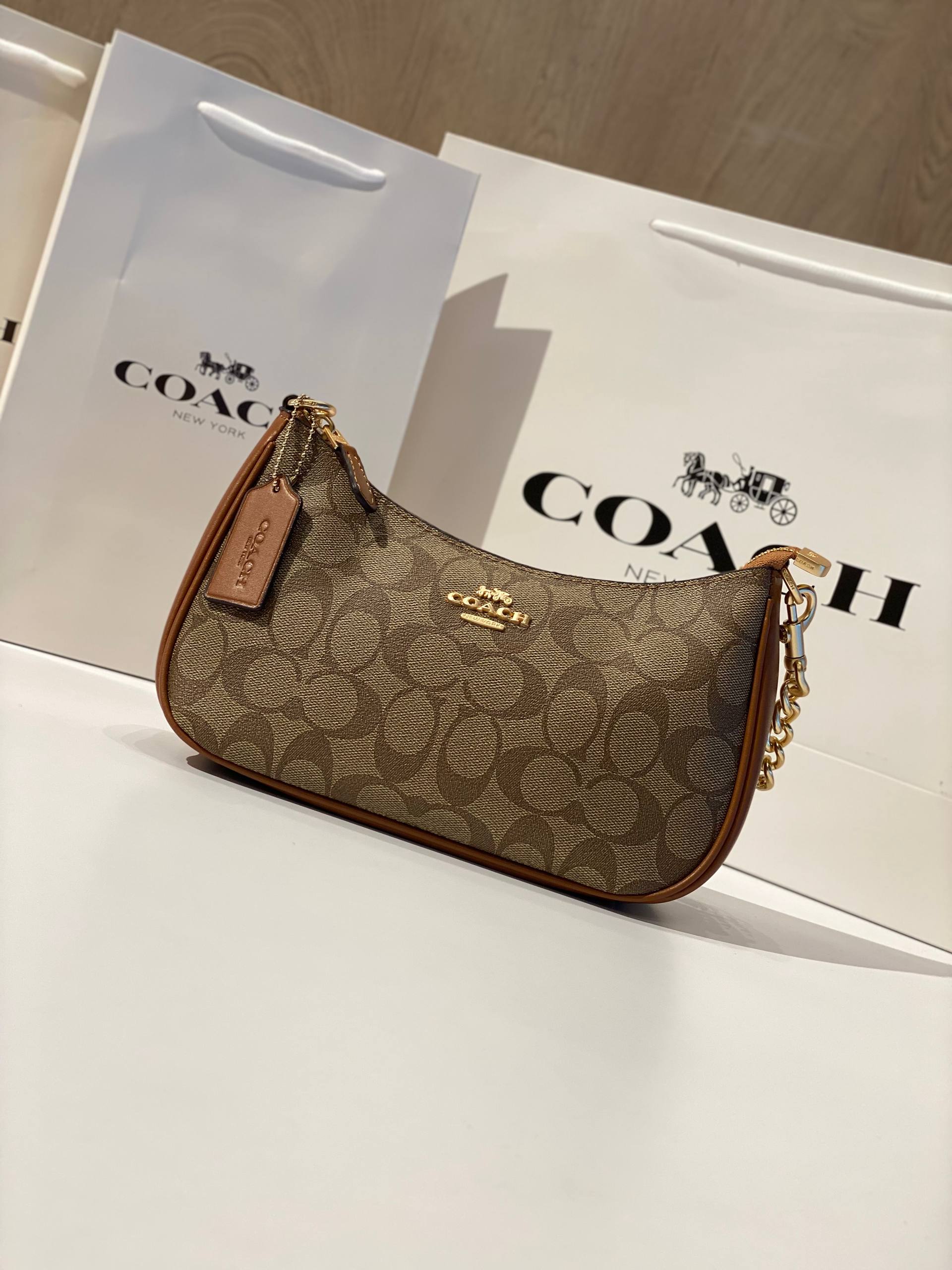 Selected Variant Image