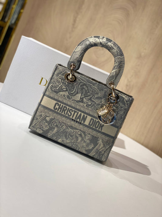 Dior