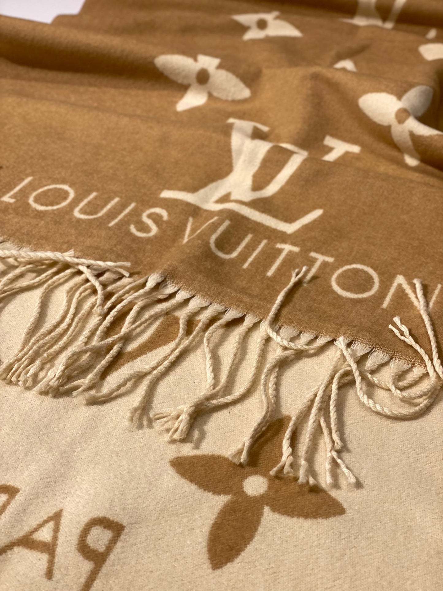 LV Scarf