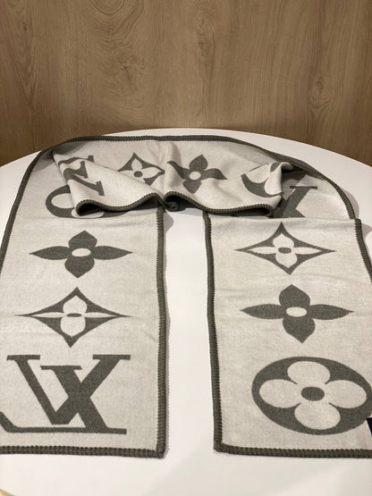 LV Scarf