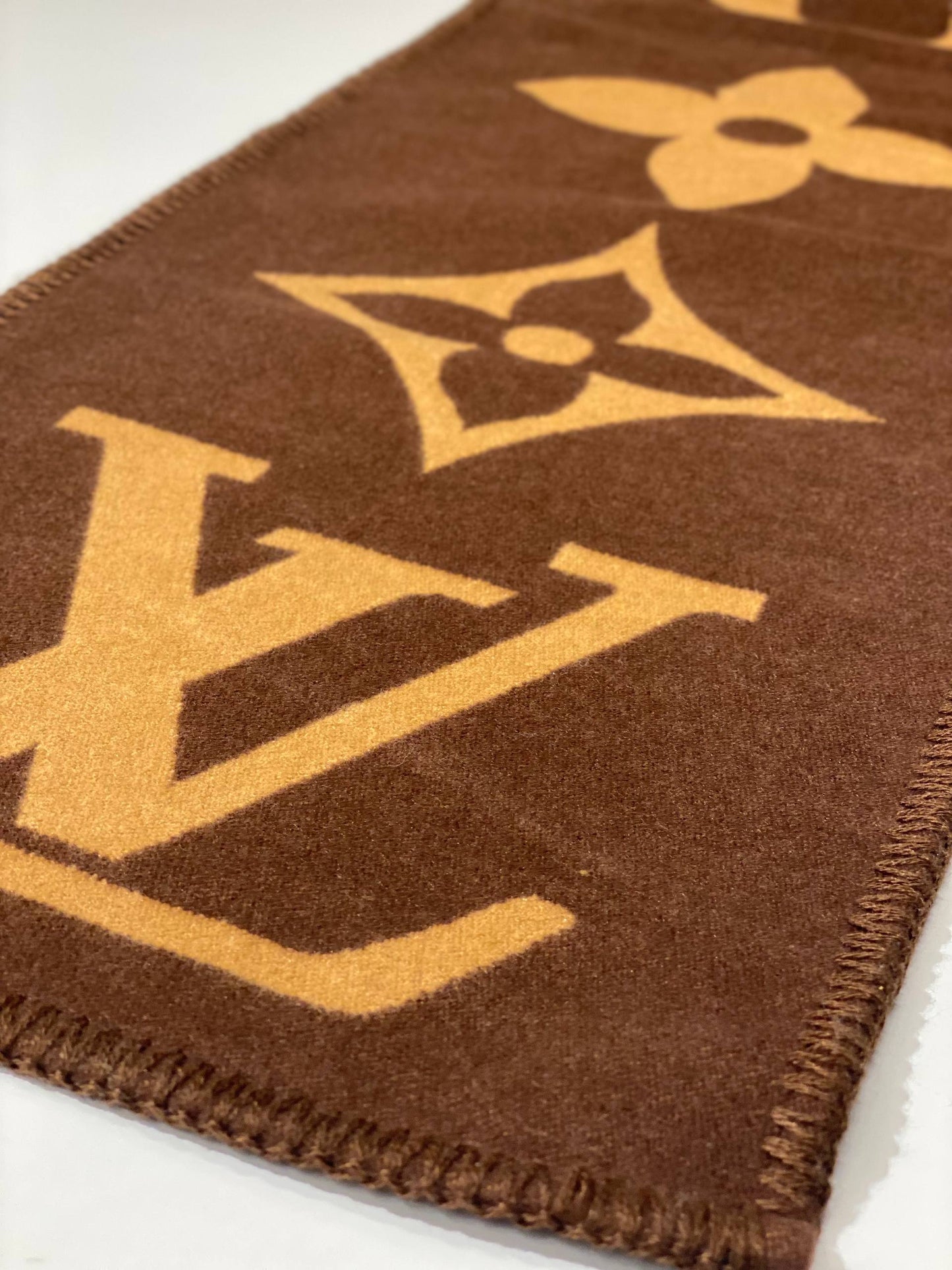 LV Scarf