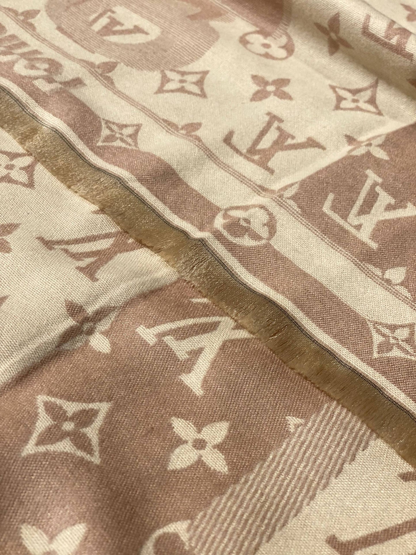 LV Scarf
